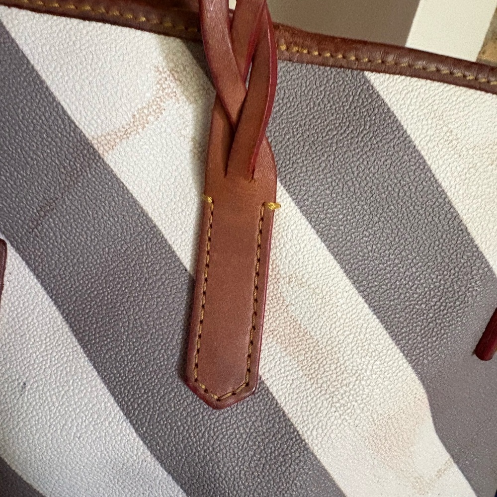 Dooney & Bourke striped bag - Picture 4 of 10